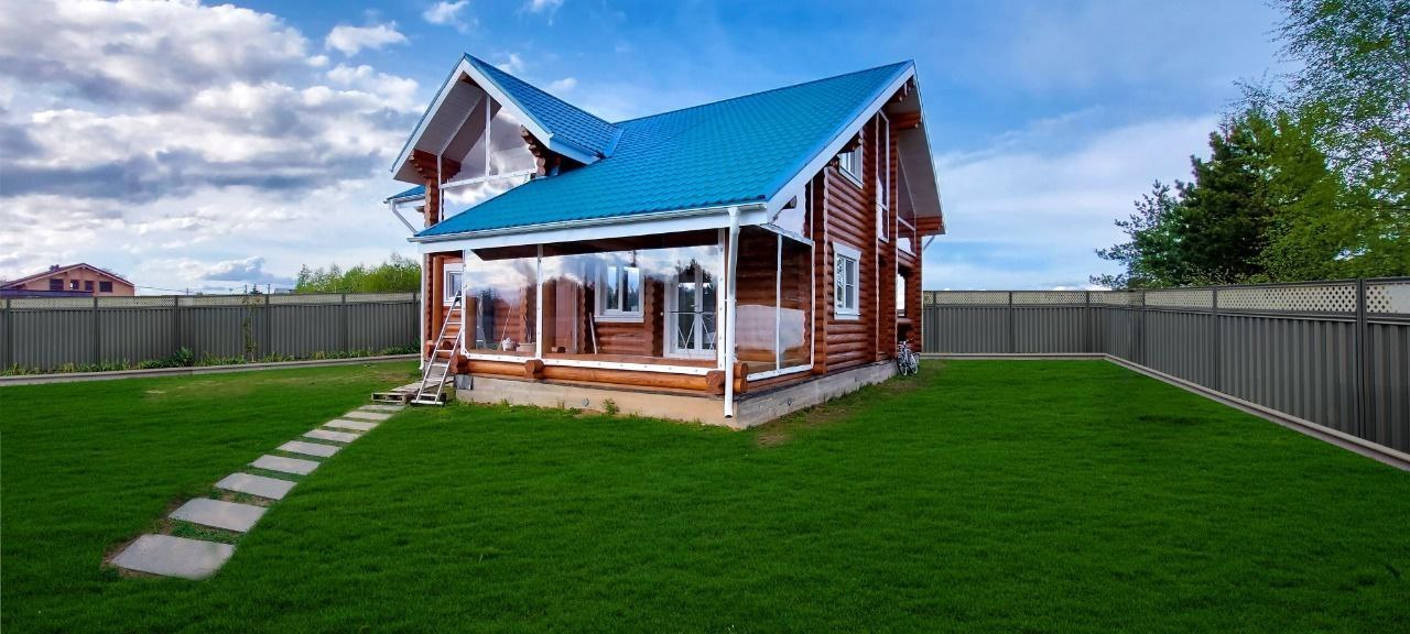 Мягкие окна на веранде загородного дома в посёлке Иванино
